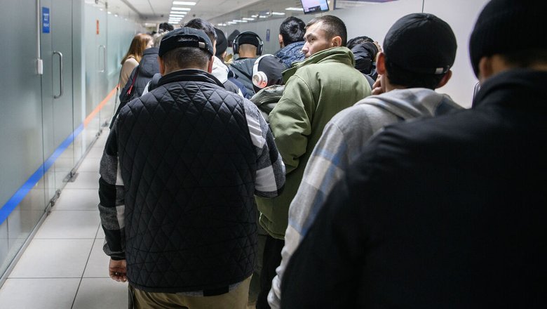 Колокольцев призвал депортировать не приносящих пользу России мигрантов