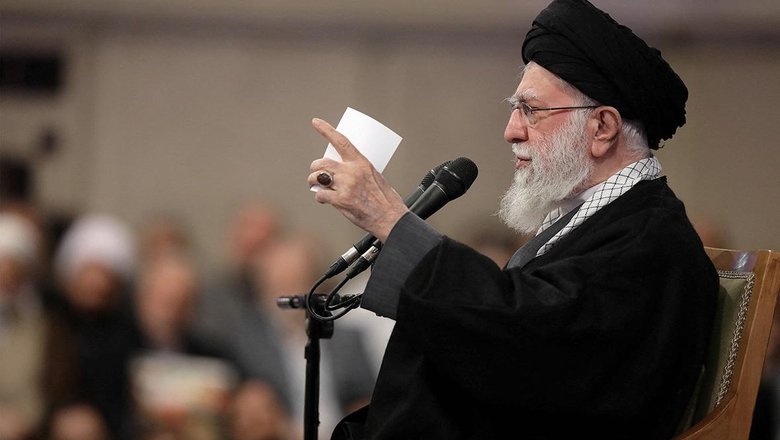 WSJ сообщила о стоящем перед Хаменеи &laquo;экзистенциальном выборе&raquo;